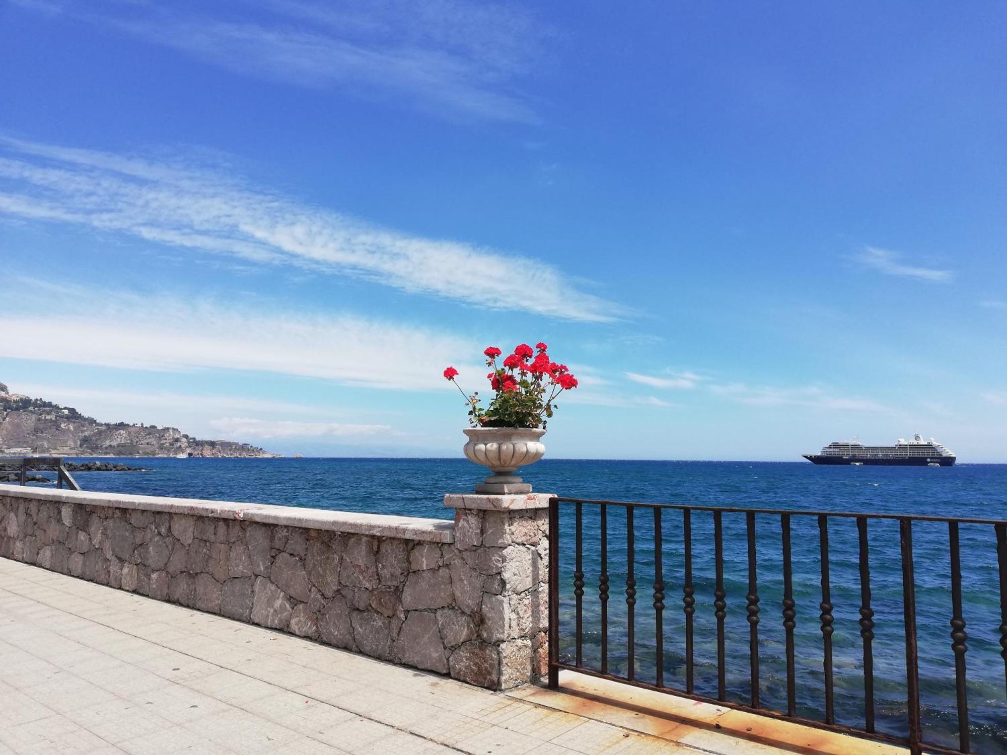 La Maison Doree Giardini-Naxos Szoba fotó